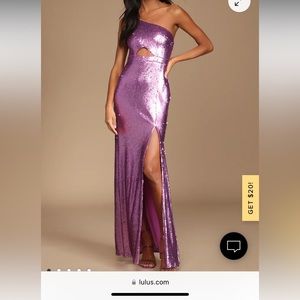 Lulus prom dress size small.
